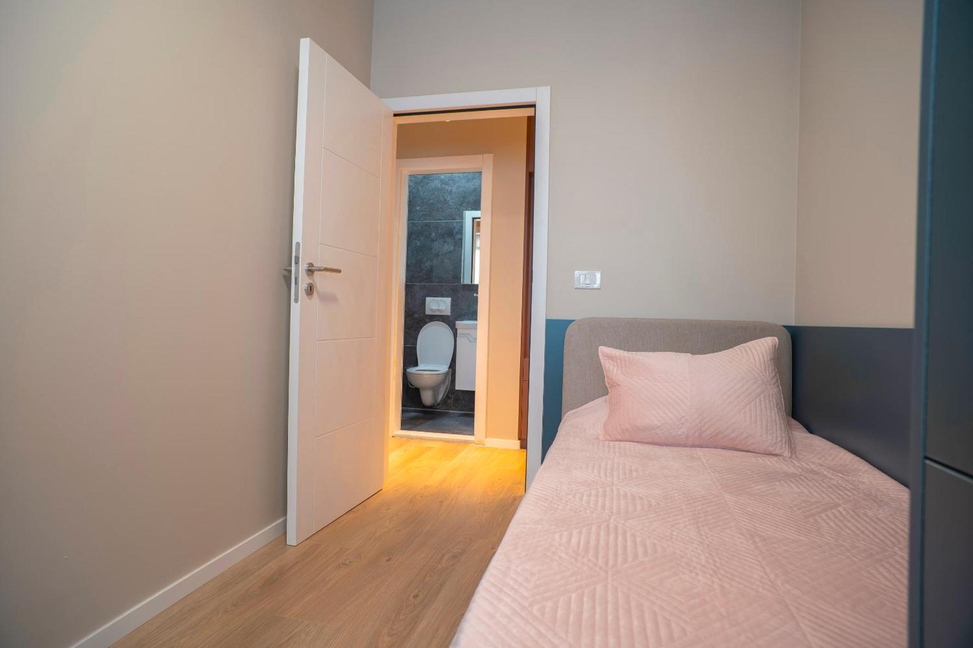 Lux Apartments Prishtinë Ngoại thất bức ảnh
